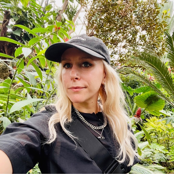 Meet your Posher, Kelly - Picture 1 of 1